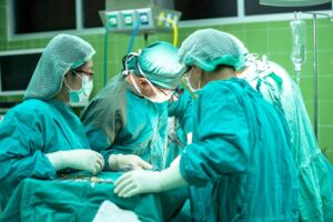 Surgical team performing an operation in an operating room: overview of surgeries