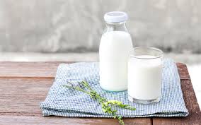 Low-fat milk, a dairy option for balanced nutrition